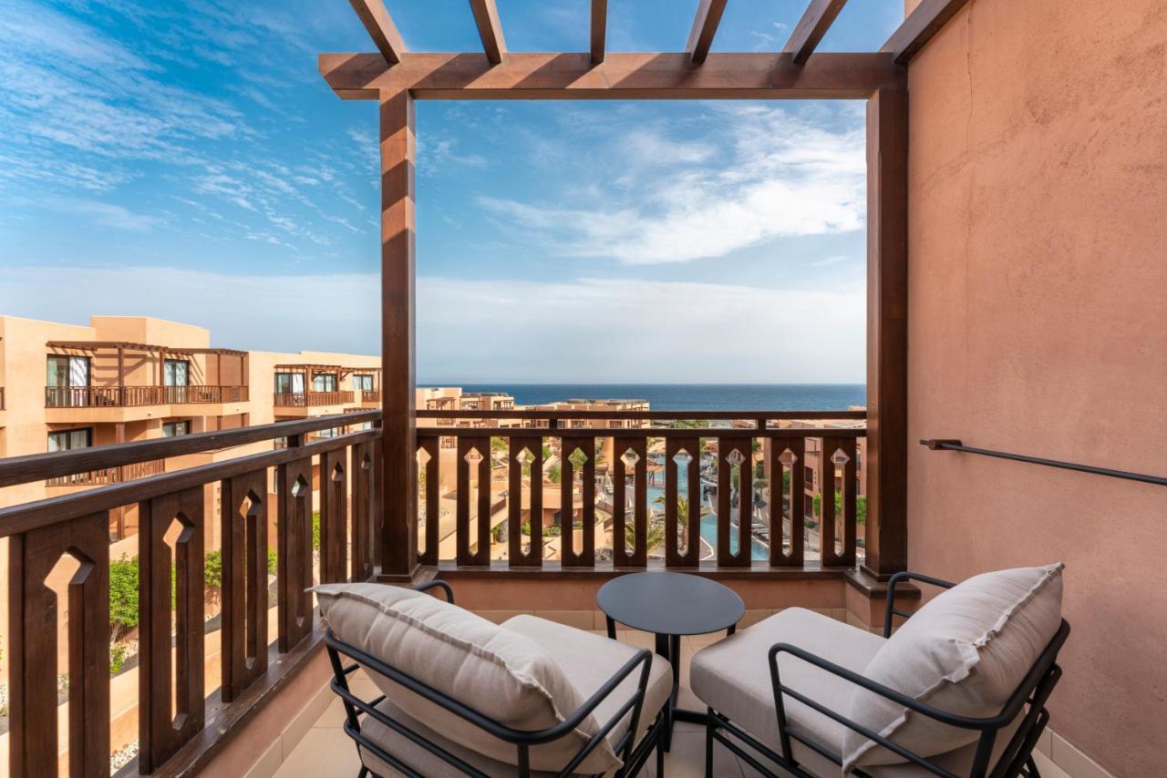 The Barcelo Tenerife Royal Level is an exclusive area of the Barcelo T